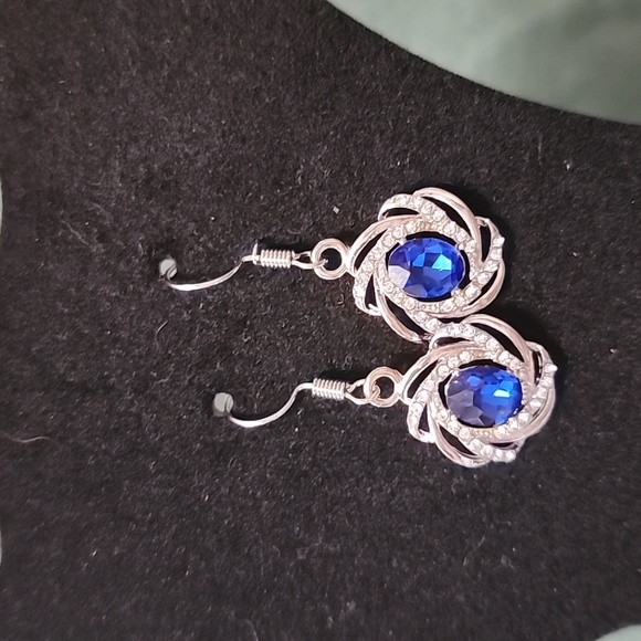 💙 Blue Silver 3pc set necklace earrings 💙 - Picture 4 of 6